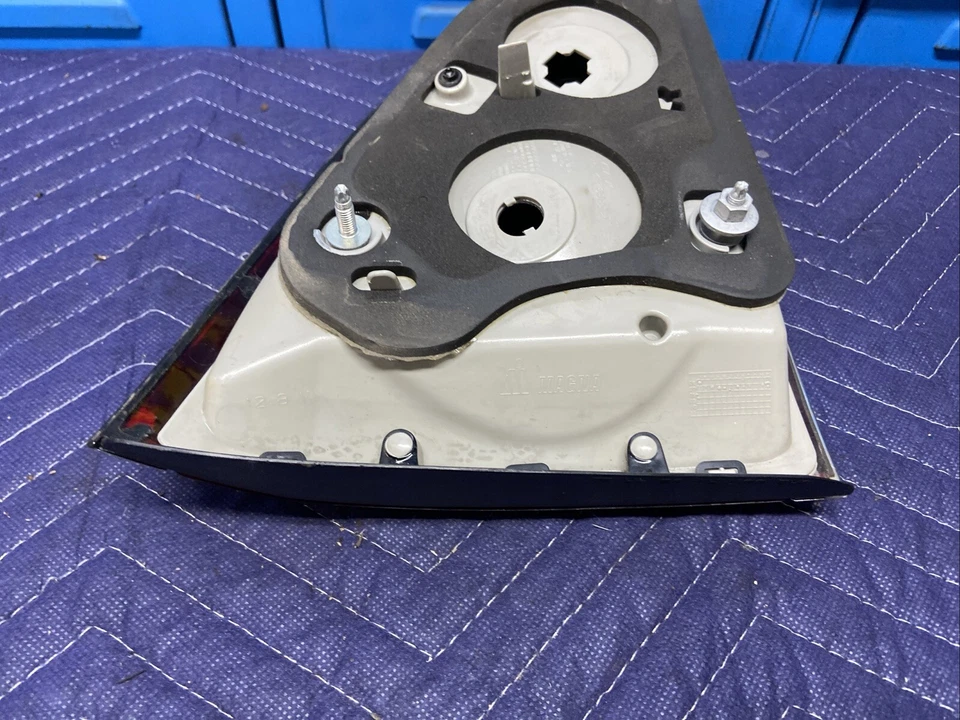 Luz trasera derecha del lado del pasajero Buick Enclave 2008 2009 2010 2011 2012 OEM Foto 3 de 4