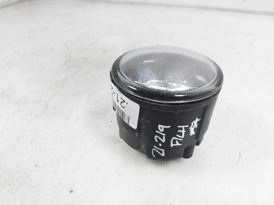 2011-2012 Nissan Quest Driver Left Fog Light Lamp 26150-8993B *Scratches* - Image 4 of 4