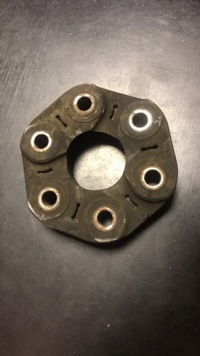 BMW E46 E81 E87 E90 E91 / GELENKWELLE DONUT HARD DISC / 7511454