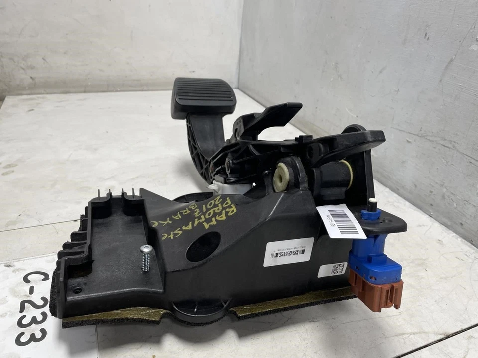 2017 道奇 RAM PROMASTER Brake 踏板组件 原始设备制造商 + — 第 4/4 张图片