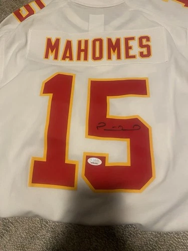 Patrick Mahomes Signed Beckett Autographed L Nike Jersey Jsa COA Chiefs NFL auto
