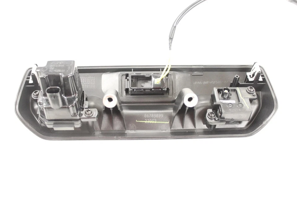 New Genuine OEM 2020-2026 Chevy Silverado Truck Tailgate Handle Latch W/ Camera Foto 2 de 4