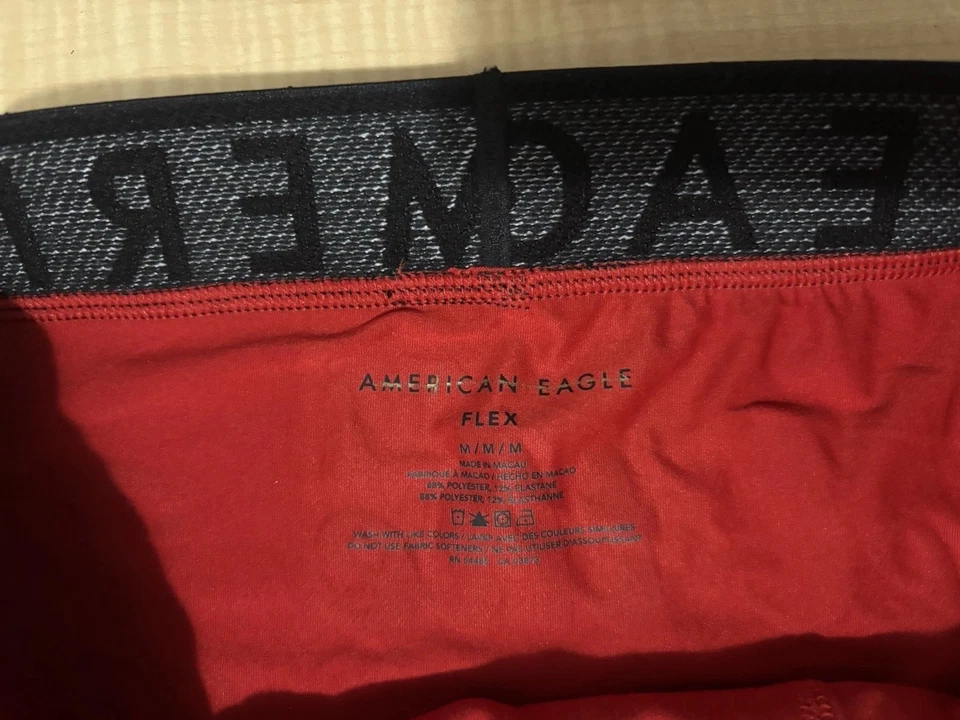 NUEVO SIN ETIQUETAS Calzoncillos Boxer American Eagle AEO Flex Med 6” Rojo Navidad “Siente la Alegría” Foto 4 de 4