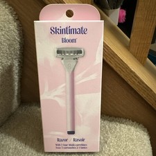 Skintimate Bloom Women Razor 4 Blade 1 Handle 2 Cartridges Aloe Vitamin E