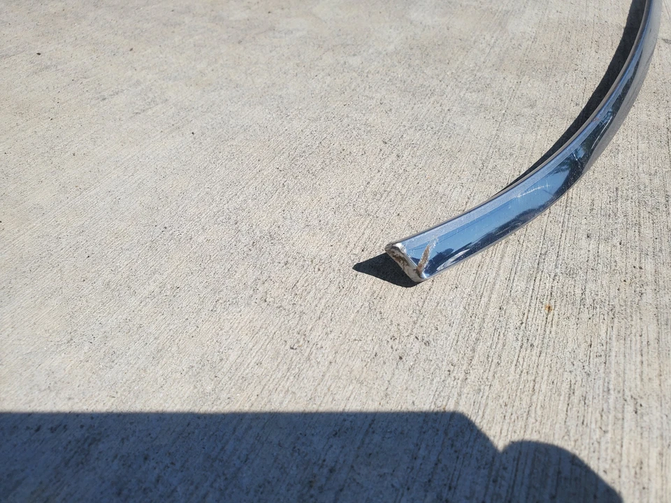 1968  OLDSMOBILE CUTLASS F85 442 W30 REAR HOOD TRIM MOLDING - Image 2 of 3