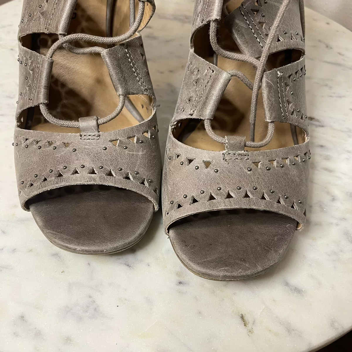 Lucky Brand Shoes Sandals Size 9.5 Heels Tan Taupe Suede Gray Lace Up D1