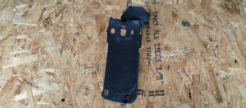 BMW FRONT RIGHT RADIATOR SUPPORT MOUNT BRACKET PLATE E88 E90 1 3 SERIES 06-13 - Picture 6 of 10