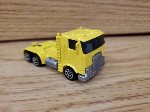 Hot Wheels 1986 Cab Tractor Semi Truck Yellow Vintage