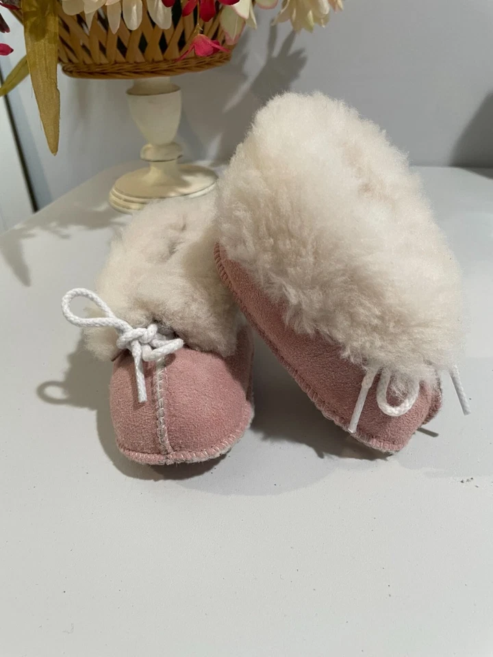 Ботинки мокасины Minnetonka Baby размер 1 розовые и белые кожа и шерсть - Изображение 3 из 4