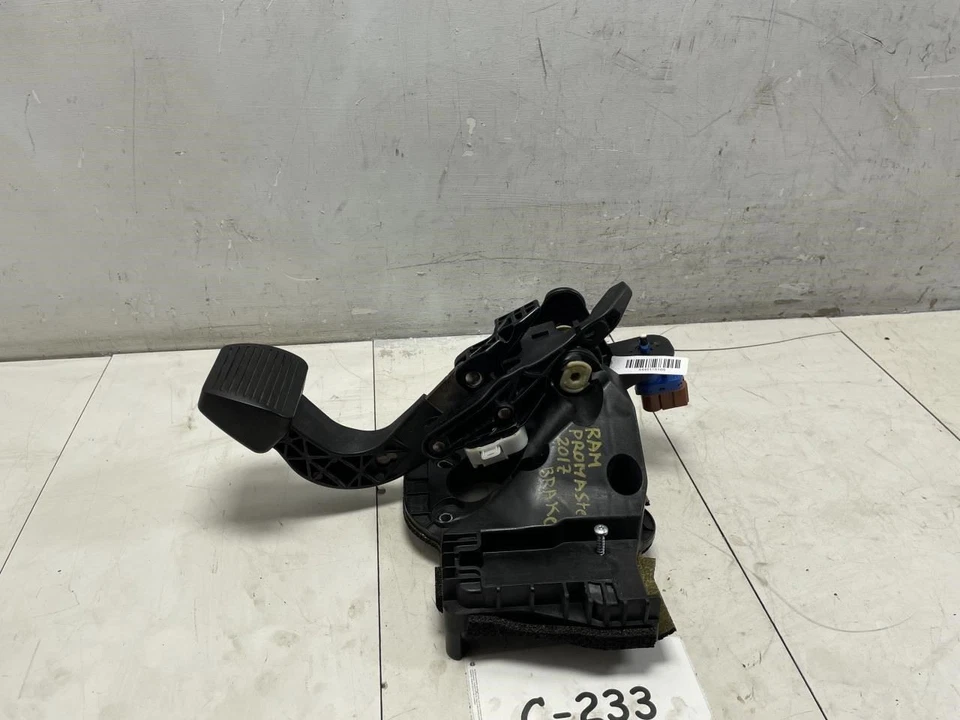 2017 道奇 RAM PROMASTER Brake 踏板组件 原始设备制造商 + — 第 2/4 张图片