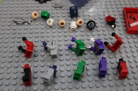 LEGO(6857)DC Comics: Dynamic Duo Funhouse Escape, Used, 100% Complete W/Manual