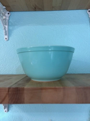 Vintage Pyrex 402 Turquoise Robin Egg Blue Mixing Bowl