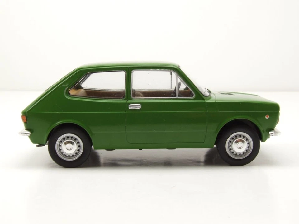 Fiat 127 1971 Verde Modellino 1:24 Whitebox - Immagine 4 di 4