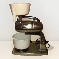 VTG Chrome Camfield CM-8 10-speed standing mixer with extra stainless bowl