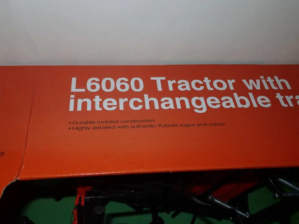 NewRay Kubota L6060 Tractor w/ Interchangeable Trailers, 1:18 Scale, Brand New - Image 4 of 4