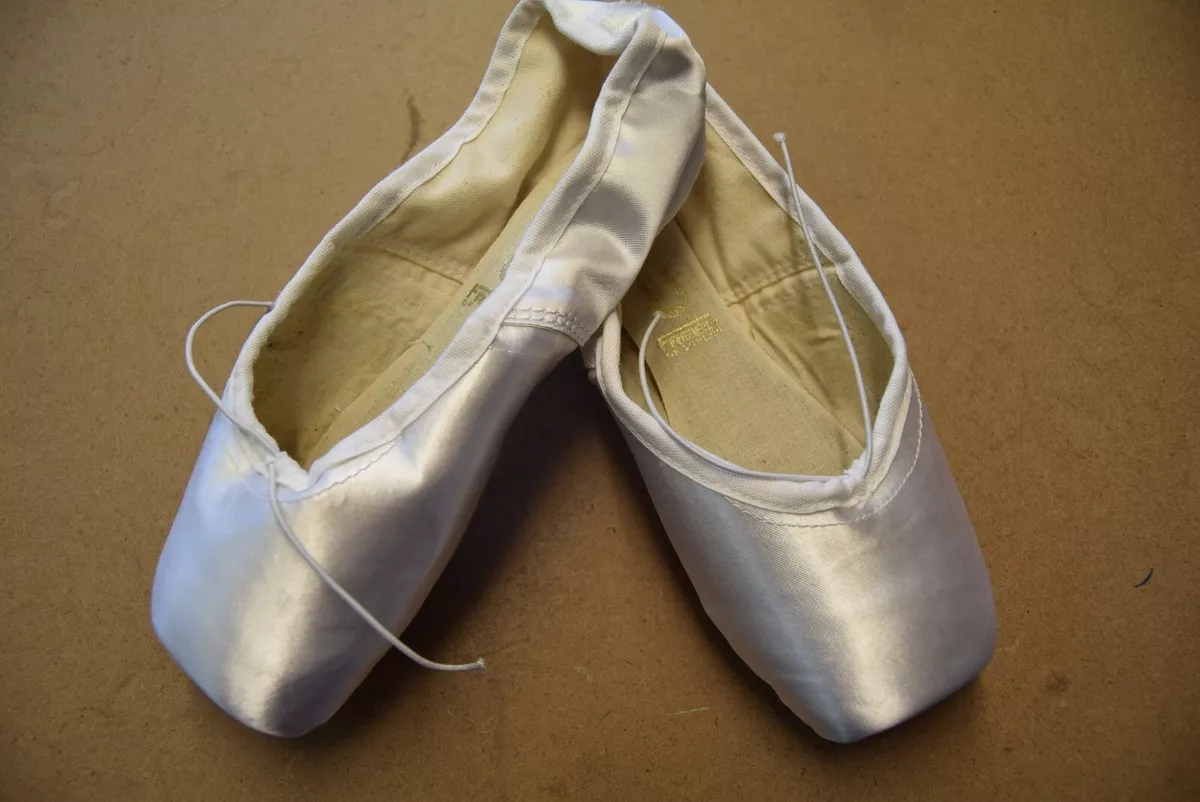 Ballet pointe deals shoes ebay