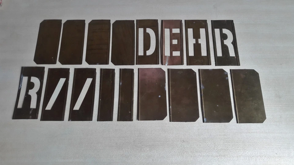 Metall Schablone ABC Buchstaben Schrifthöhe 75mm Text Schrift Vorlagen / D E H R - Bild 1 von 1