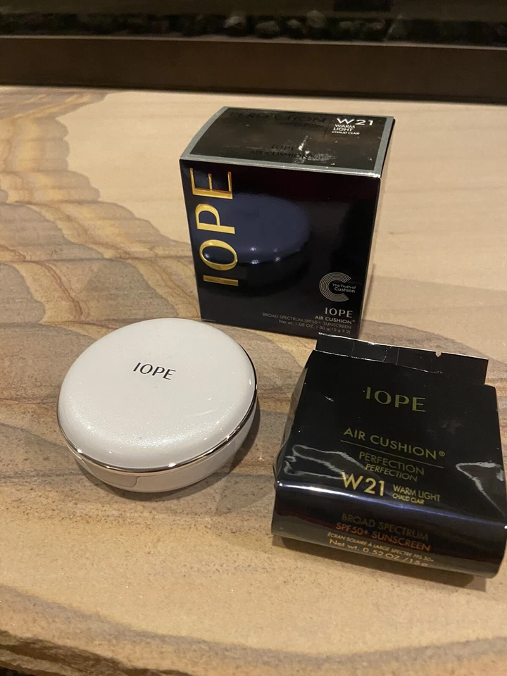 IOPE AIR CUSHION Perfection W21 Warm Light SP50+ Sunscreen NEW In Box - Image 2 of 4