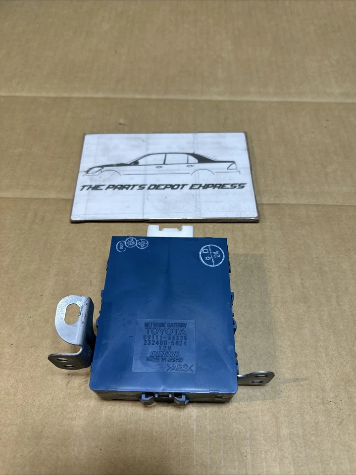 Network Gateway Control Unit 2001-2004 Lexus LS430 OEM 89111-50020 - Image 2 of 4
