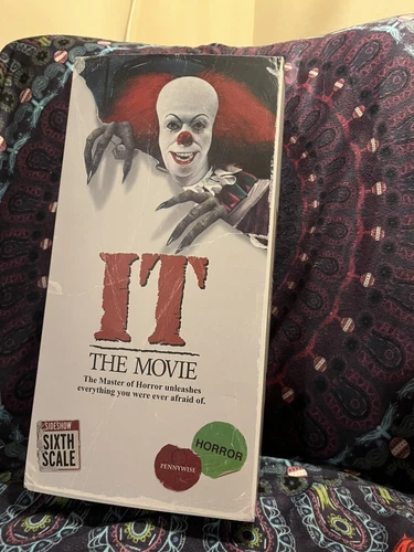 Sideshow Collectibles Pennywise Stephen King's IT (1990) 1/6 Figure with shipper