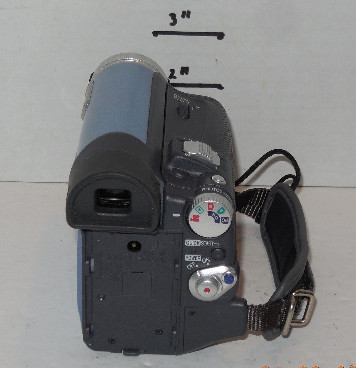 Panasonic PV-GS12 Silver Digital MiniDV Camcorder 20x Optical Zoom