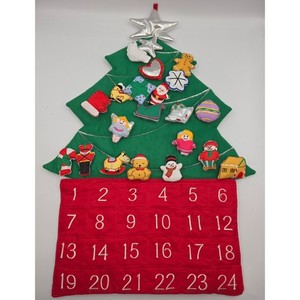 Vermont Christmas Company Family Santa Felt Hanging Fabric Advent Calendar