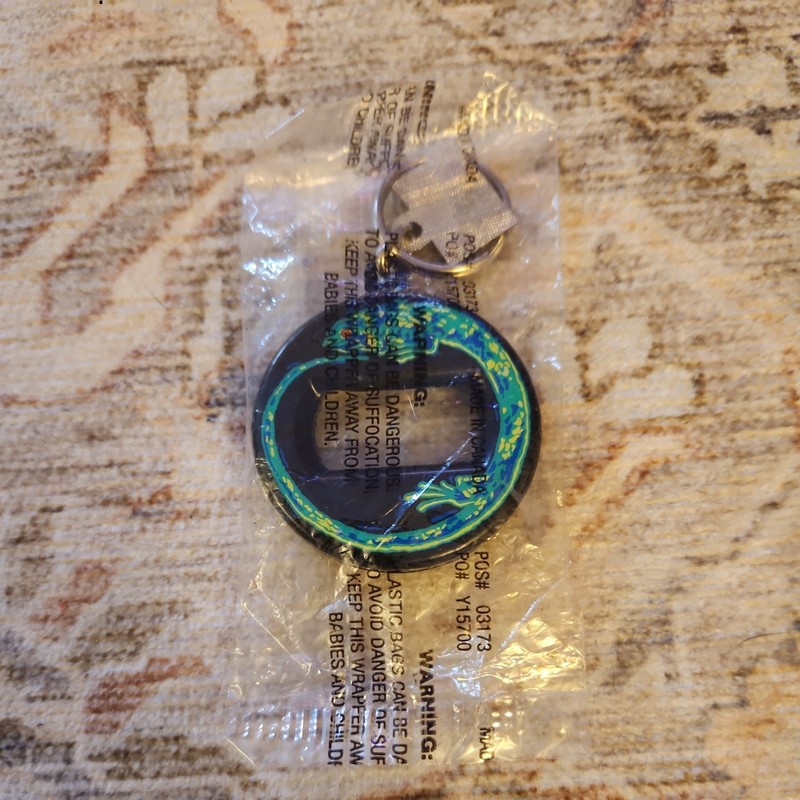 New Sealed 1990s Marlboro Menthol Green Lizard Beer Bottle Opener Keychain Miles