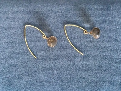 Zierliche handwerkliche Ohrhänger Rauchquarz Edelstein, Gold Messing Ohrdrähte, wow!