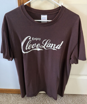 Gildan Enjoy Cleveland Coca Cola Script Logo Brown Men's L Crew Neck T-Shirt