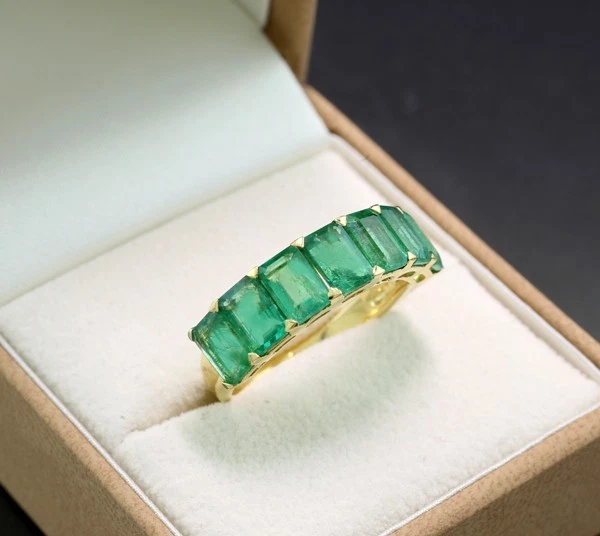 Wert 3.900 Euro Smaragd-Ring  3,80 carat  Oktagonal-Schliff 750er Gelbgold Neu - Bild 2 von 4