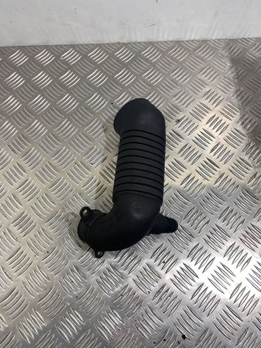 Volkswagen PASSAT B5 1999 Diesel 85kW Ansaugrohr Ansaugschlauch Turbolader