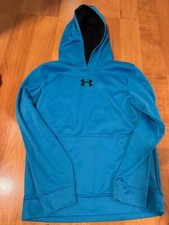 Boys Under Armour hooded sweatshirt size medium