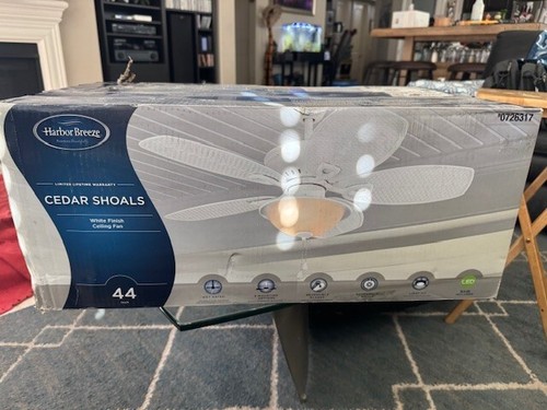 Harbor Breeze Cedar Shoals 44-in White LED Indoor/Outdoor Ceiling Fan 3-speed - Picture 1 of 5