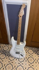 Fender Player Series Stratocaster Electric Guitar Polar White electric guitar