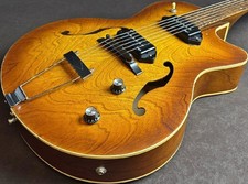 Guitarra Eléctrica Godin 5th Avenue Kingpin II P90 Cognac Burst S/N 032327000187