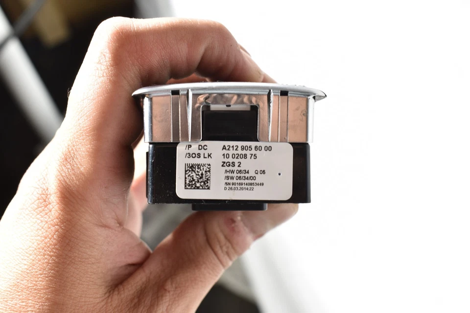 ♻️ 12-18 Mercedes CLS550 W218 Front Left Driver Master Power Window Switch Oem - Image 2 of 4