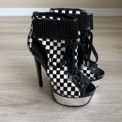 checkered platforms