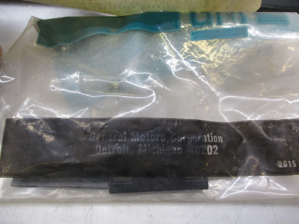 15597271 GM Rear Side Door Moulding Retainer fits Chevy Astro 1985 to 1990 - Image 3 of 3