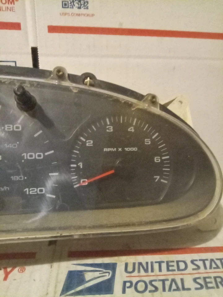 2000 Ford Taurus A/T cluster velocímetro tach medidores painel de instrumentos fabricante de equipamento original  - Imagem 4 de 4