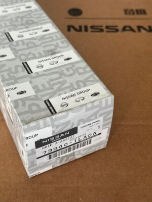 Genuine Nissan Infiniti QX80/QX56 Front Interior Pillar Grip Handle – Gray, OEM 73940-1LA0A