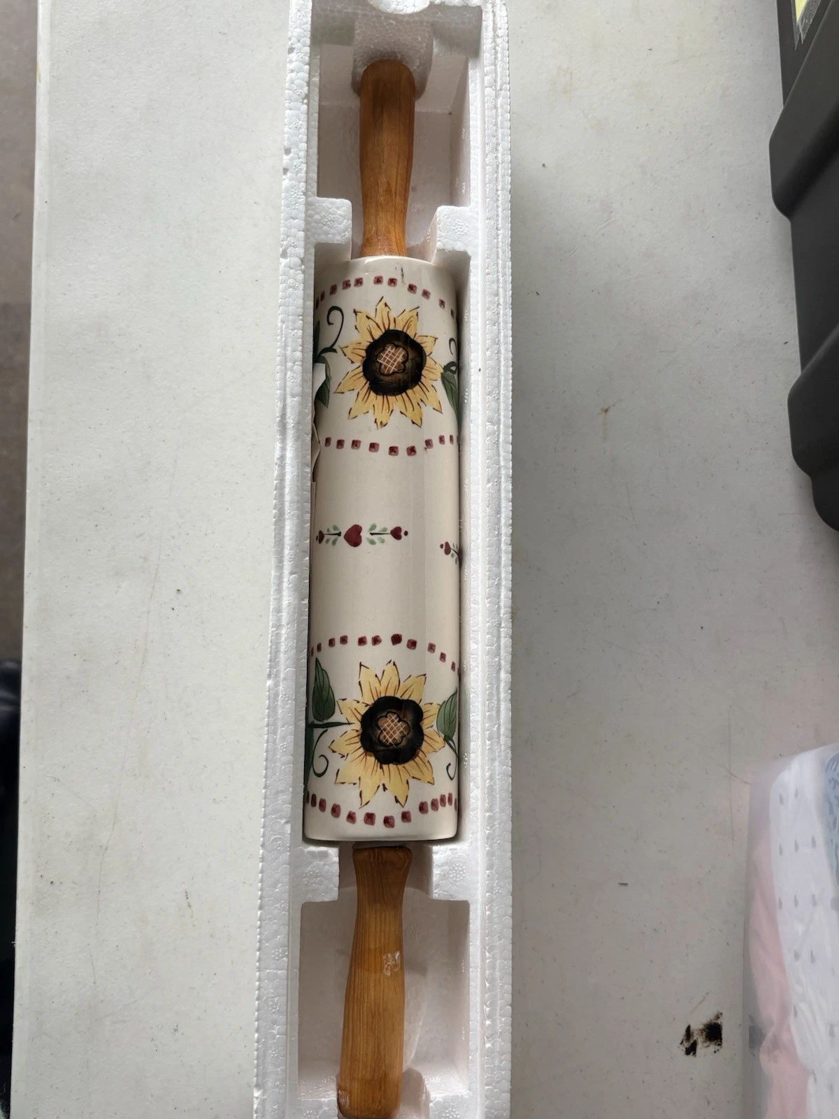 Ceramic Rolling Pin Sunflowers Green Leaves Wood Handles Baking Dough Country
Opens in a new window