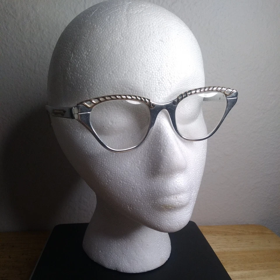 Anteojos TURA plateados de aluminio marcos de ojos de gato acento dorado Foto 3 de 4