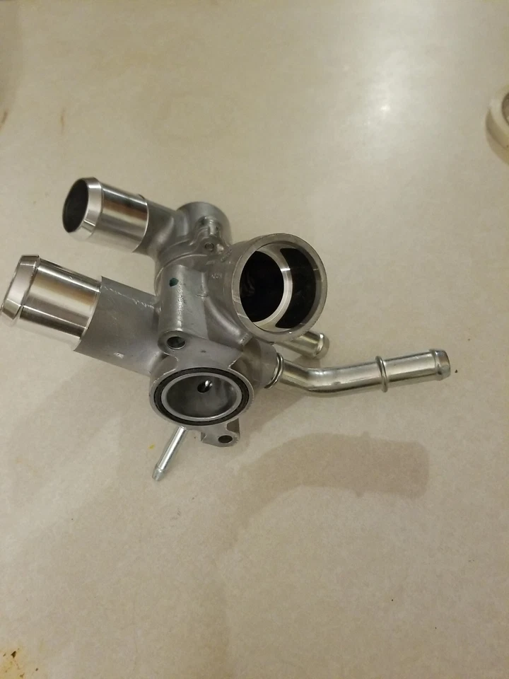 Termostato utilitario Ford Police Interceptor 2013-2019 carcasa Dorman 72889KT Foto 2 de 4