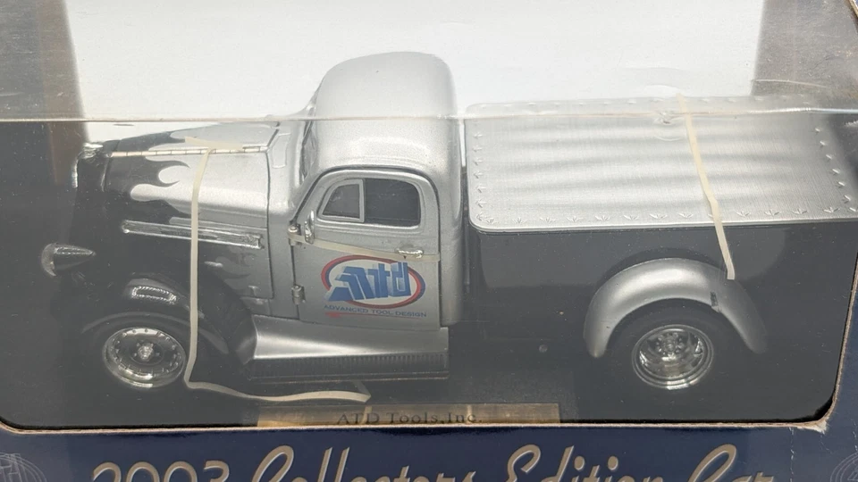 Liberty Classics 2003 Collectors Edition Diecast Car 1938 Studebaker Pickup Bank - Image 2 of 4