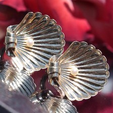 14k yellow gold earrings cultured pearl shell screw back stud 192 handmade 4.4g