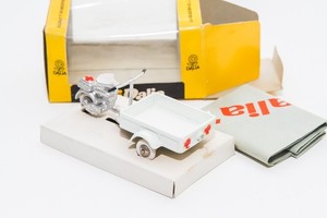 734424_3