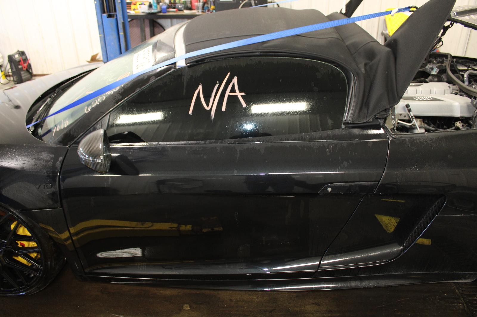 Audi R8 2011 Door framework