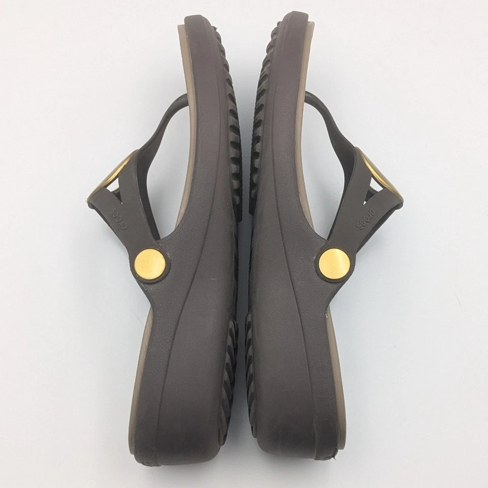 Sandalias Crocs Sanrah Tanga Cuña Chanclas Dorado Marrón Boho Resortwear Para Mujer 8 Foto 4 de 4