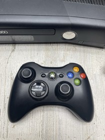 Xbox 360 S Slim 4GB 1439 Console - W/ Kinect Camera, Controller  & 2 Games