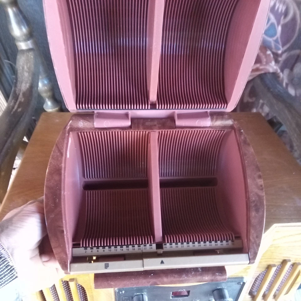 Soporte para DVD Discgear 50 lleno de películas de miedo Foto 3 de 3